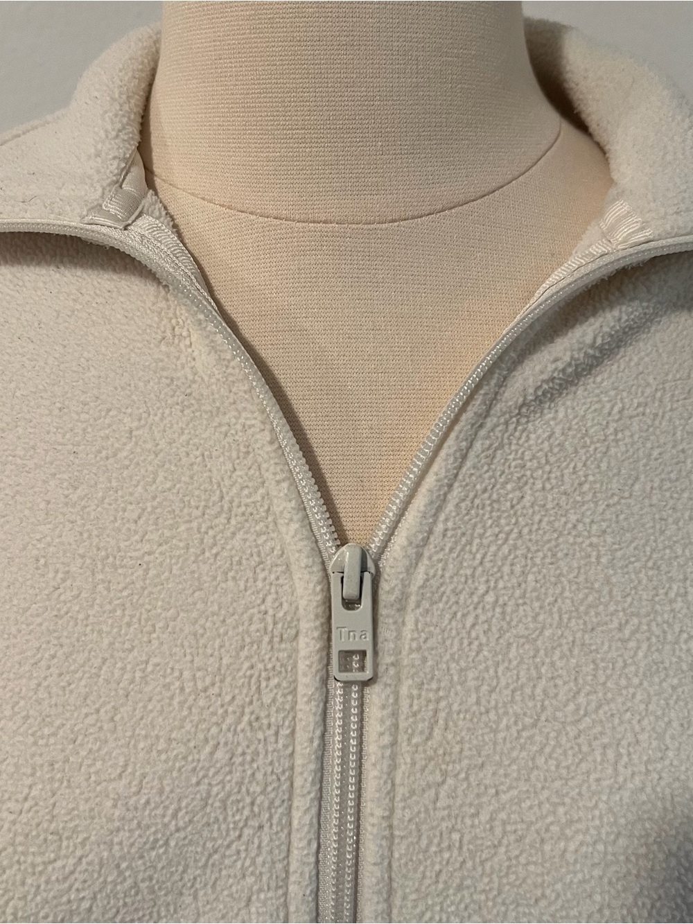 Aritzia Tna Polar 1/2 Zip Fleece Pullover Birch Cream XS Cropped Half Zip - Picture 3 of 11